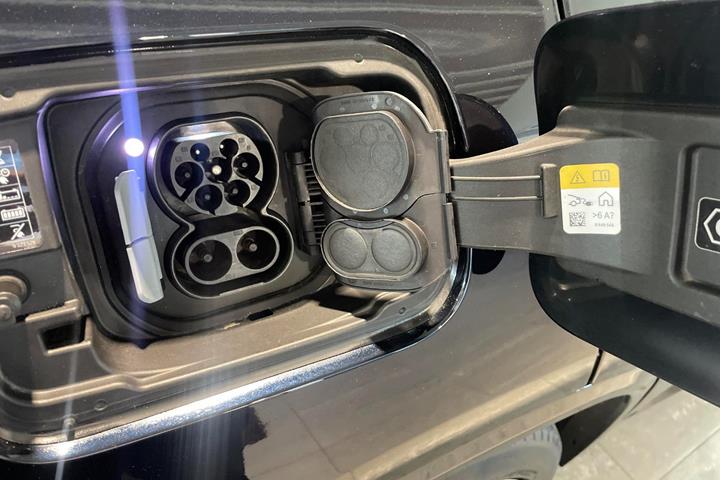 Sort BMW iX3 fra 2023