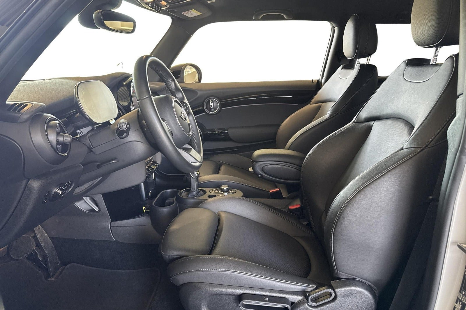 Hvid Mini Cooper SE fra 2022