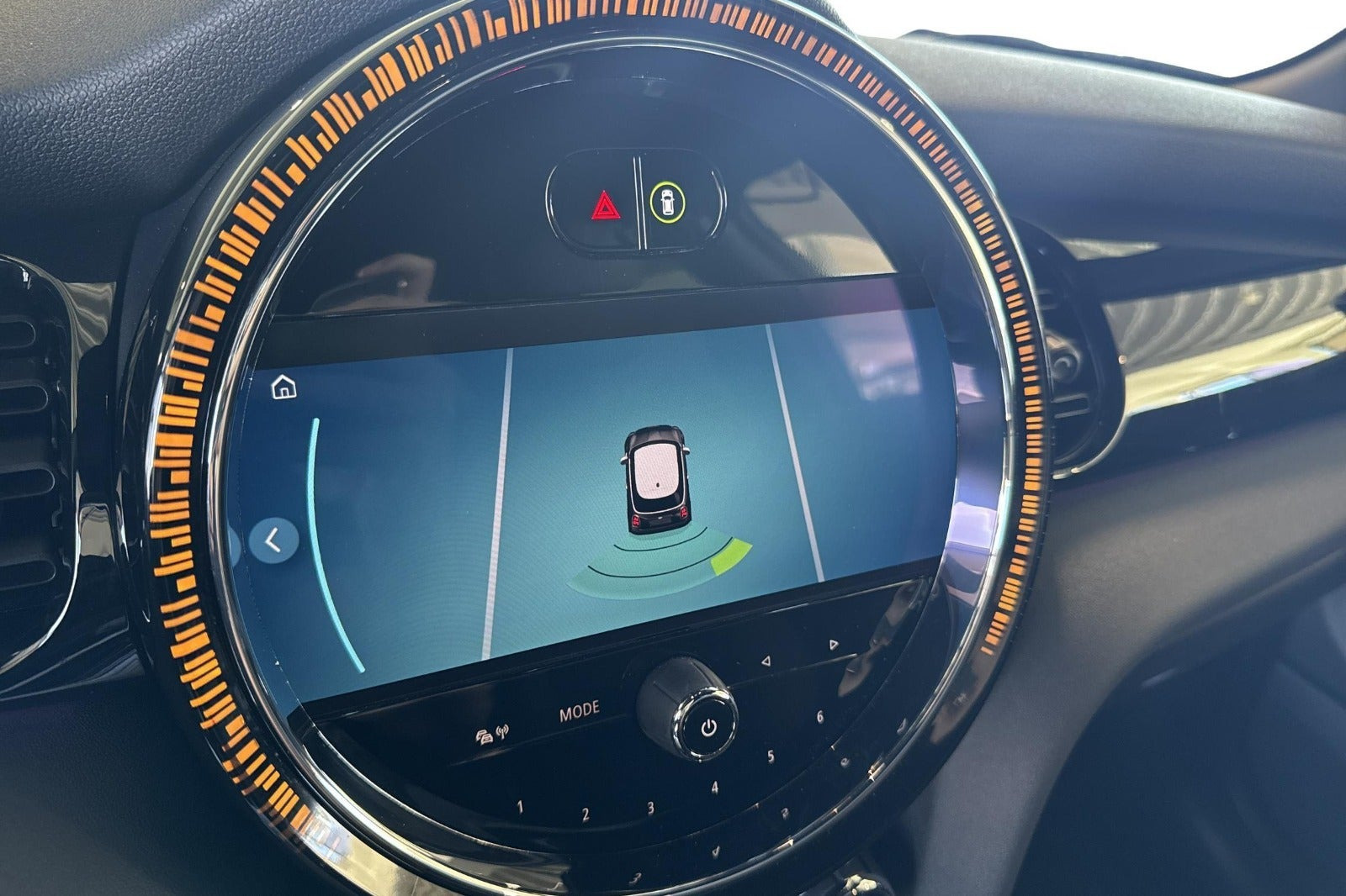 Hvid Mini Cooper SE fra 2022