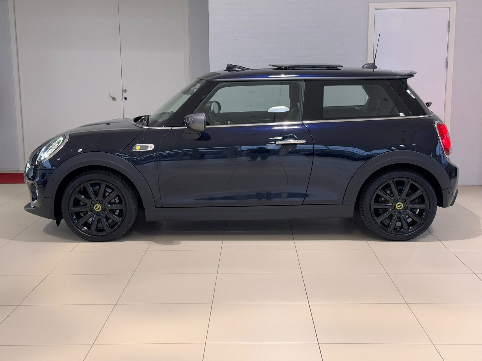 Sort Mini Cooper SE fra 2021