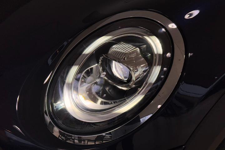 Sort Mini Cooper SE fra 2021