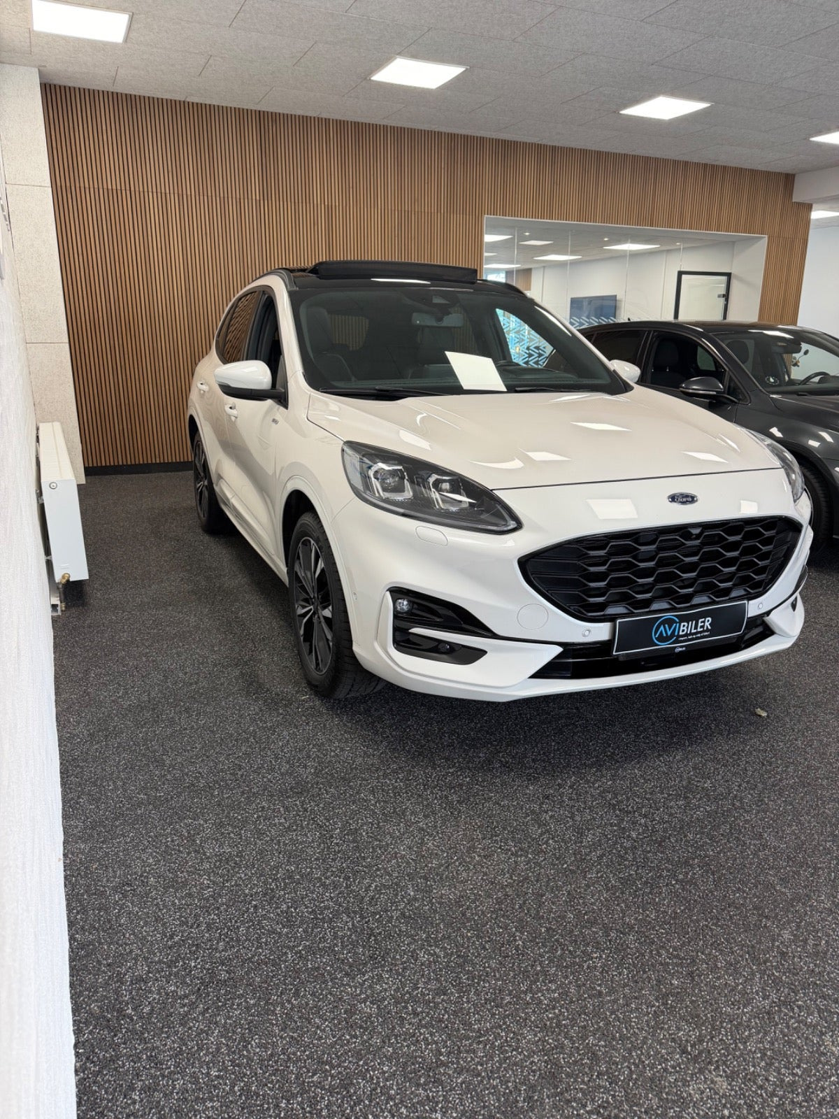 Hvid Ford Kuga fra 2022