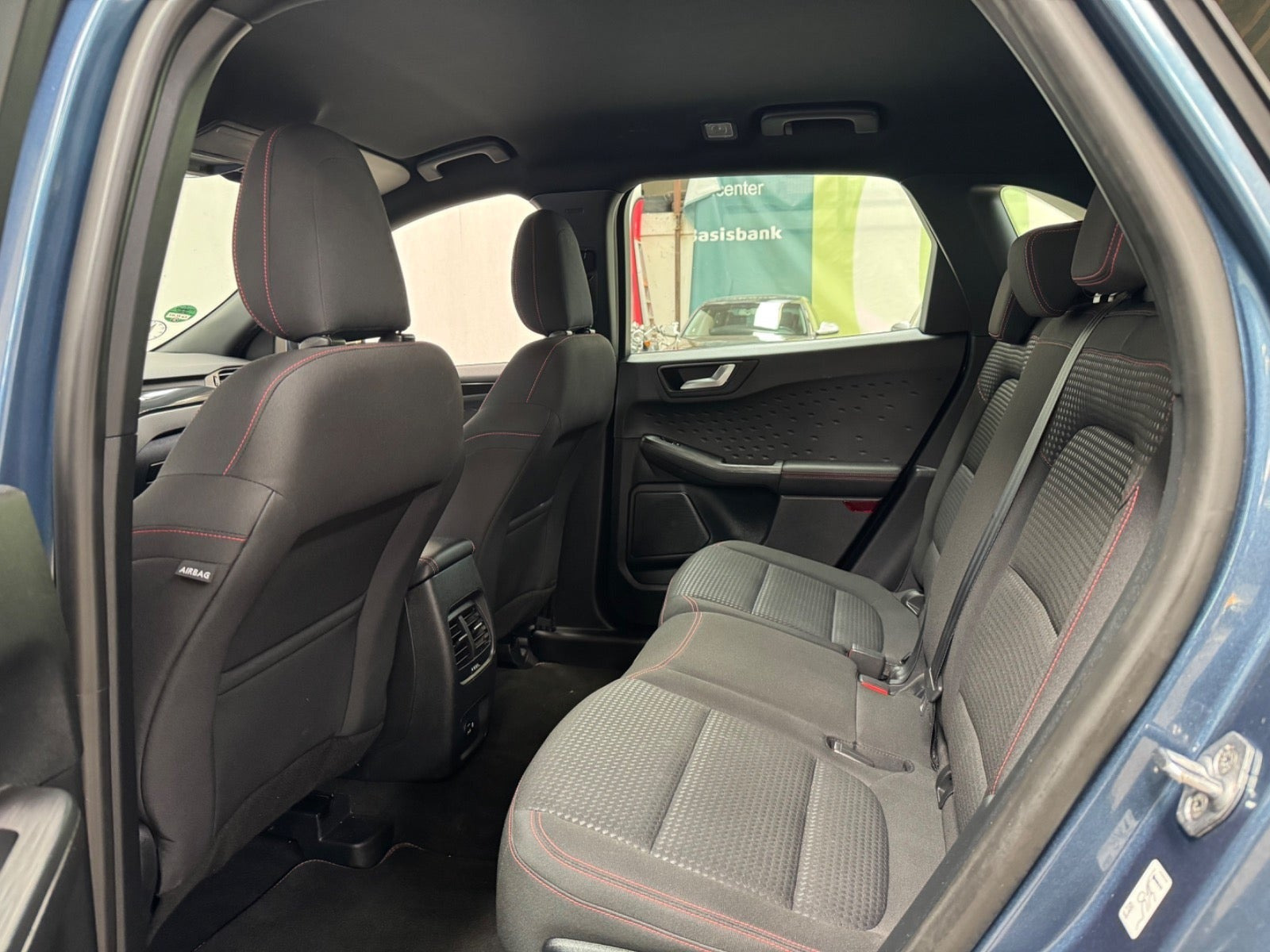 Blå Ford Kuga fra 2020