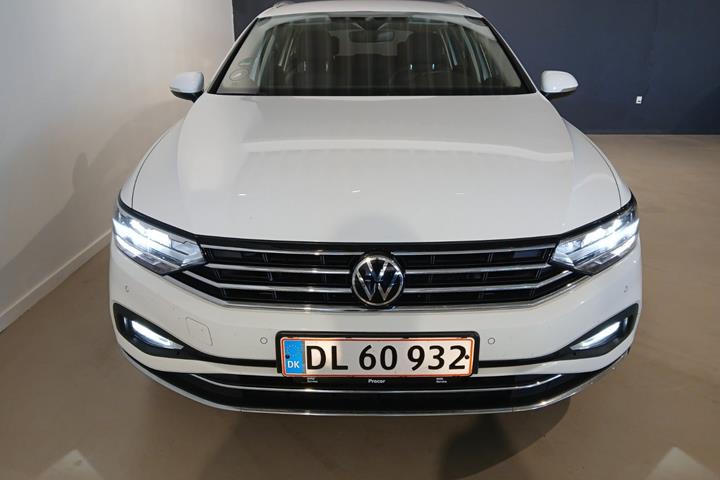 Hvid VW Passat fra 2021