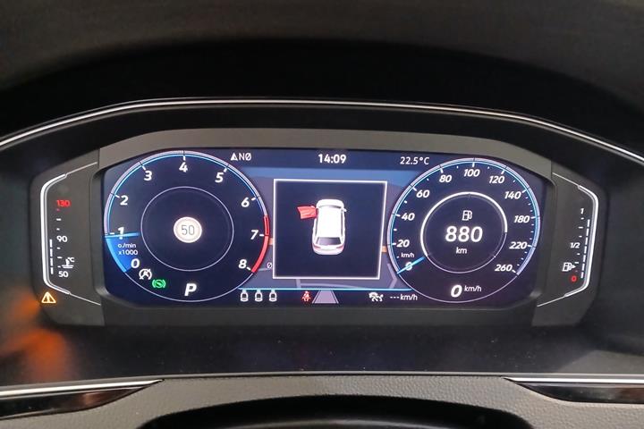 Hvid VW Passat fra 2021