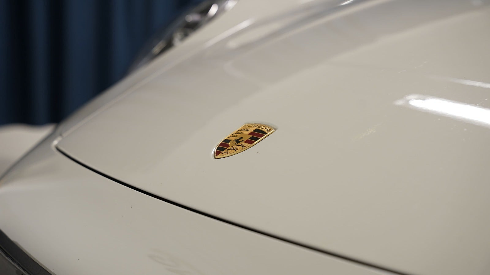 Grå Porsche 911 Carrera 4S fra 2021