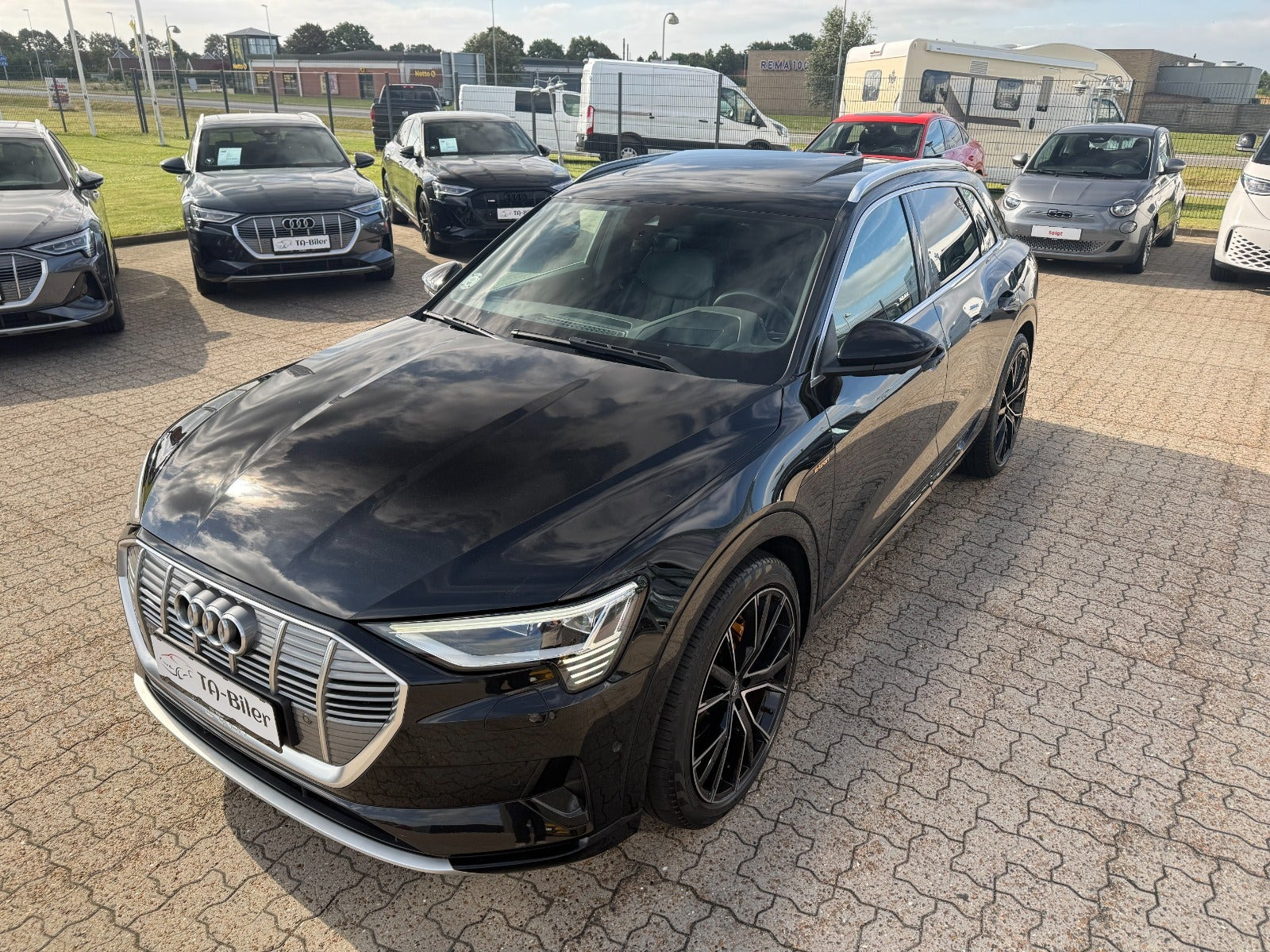 Sort Audi e-tron fra 2020