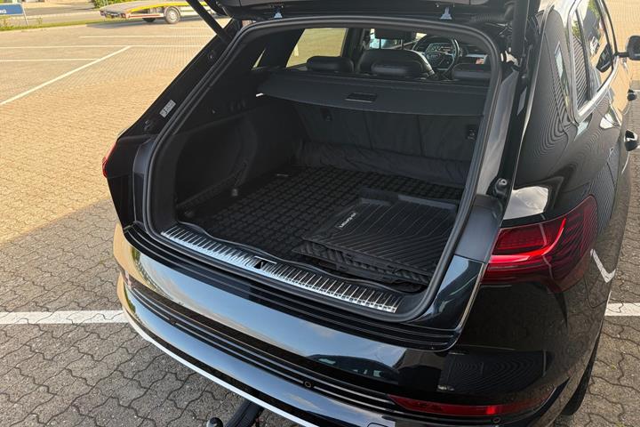 Sort Audi e-tron fra 2020