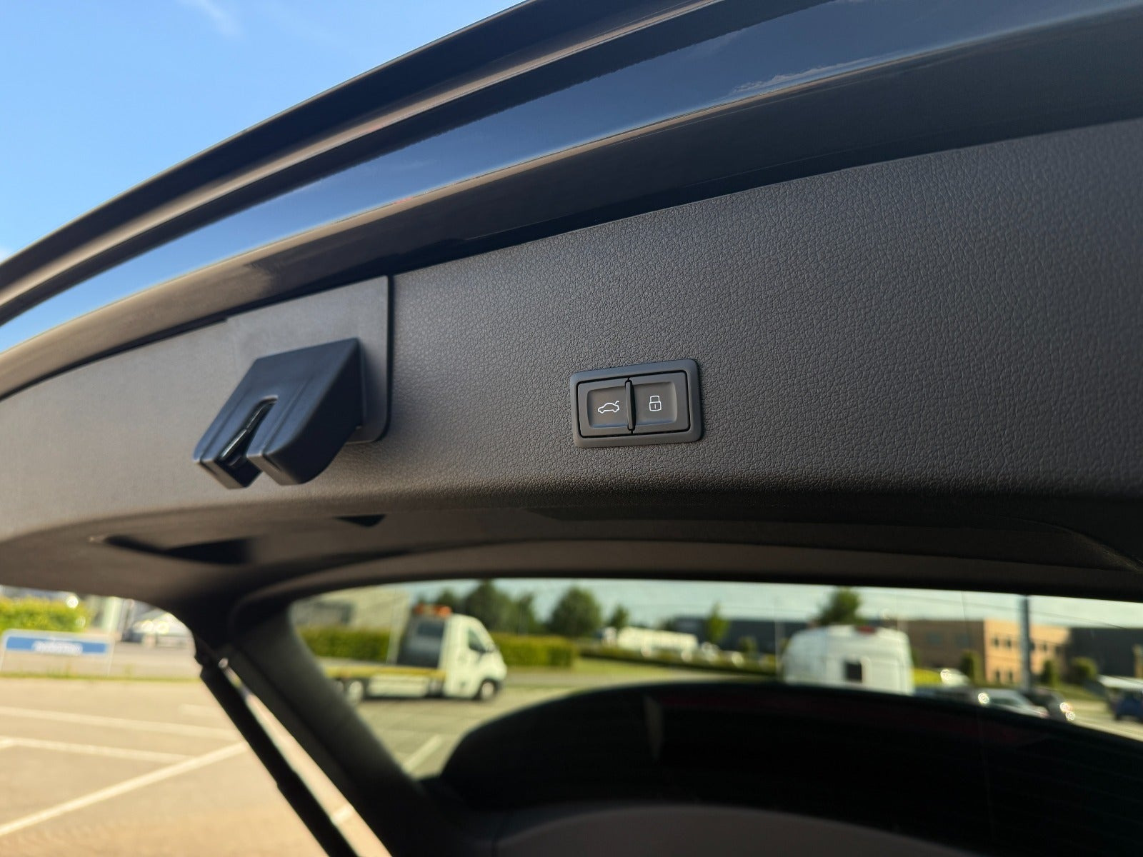 Sort Audi e-tron fra 2020