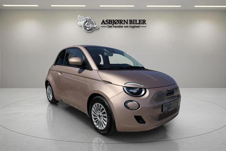 Grå Fiat 500e fra 2023