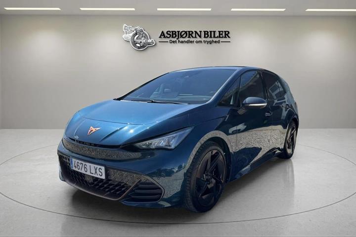 Blå Cupra Born fra 2022 set udefra