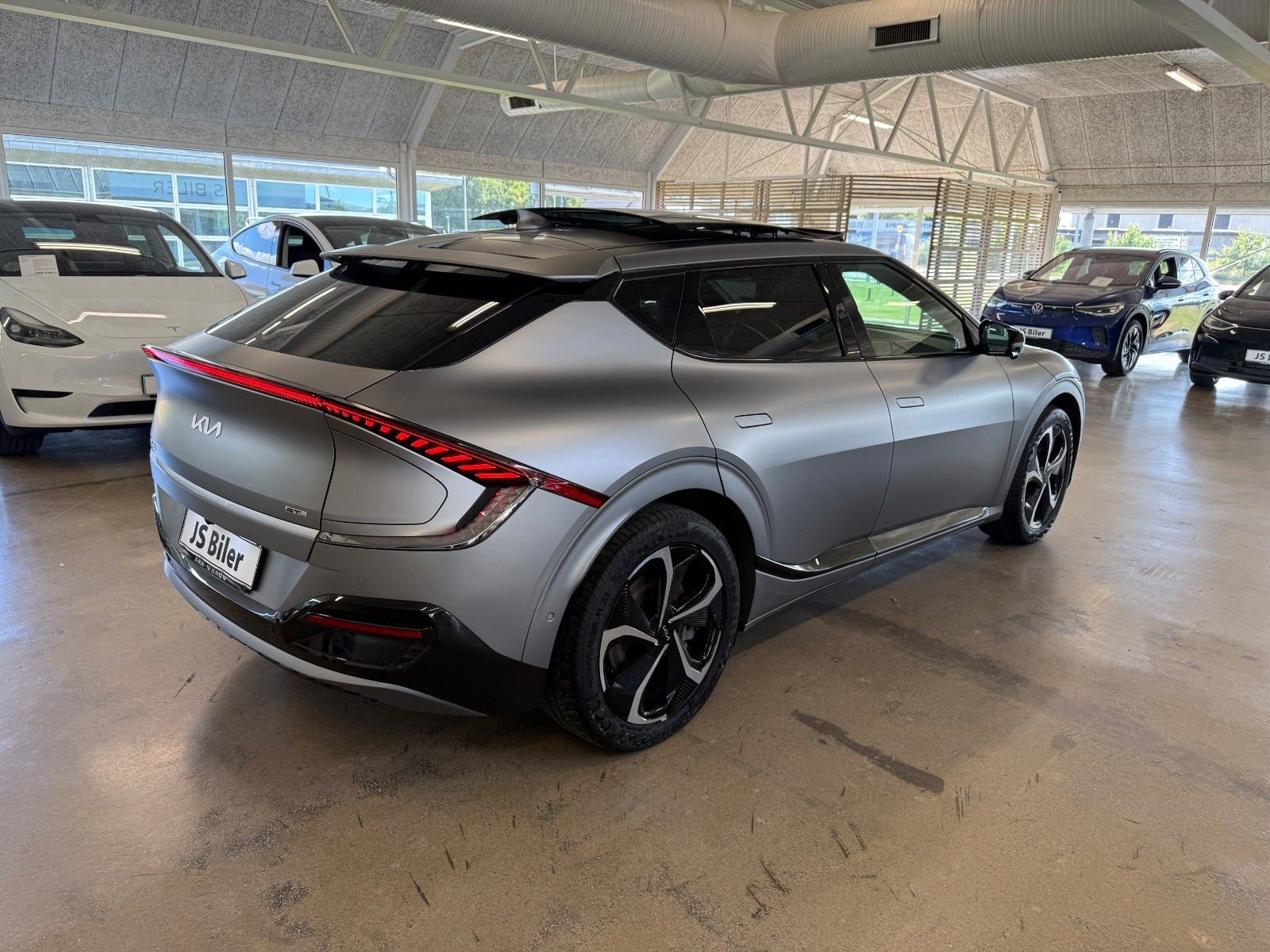 Grå Kia EV6 fra 2024