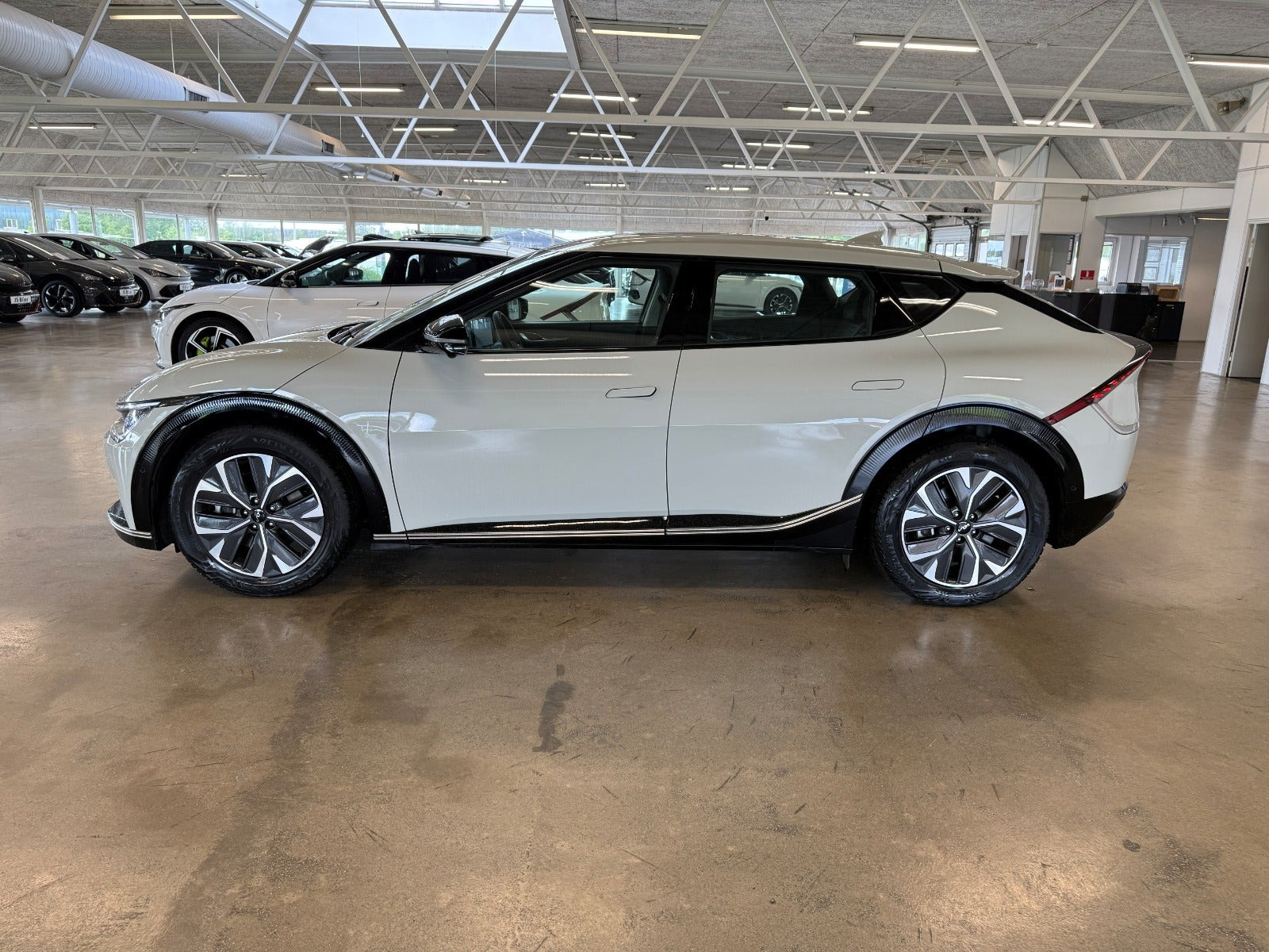 Beige Kia EV6 fra 2023