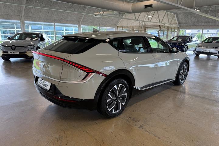 Beige Kia EV6 fra 2023