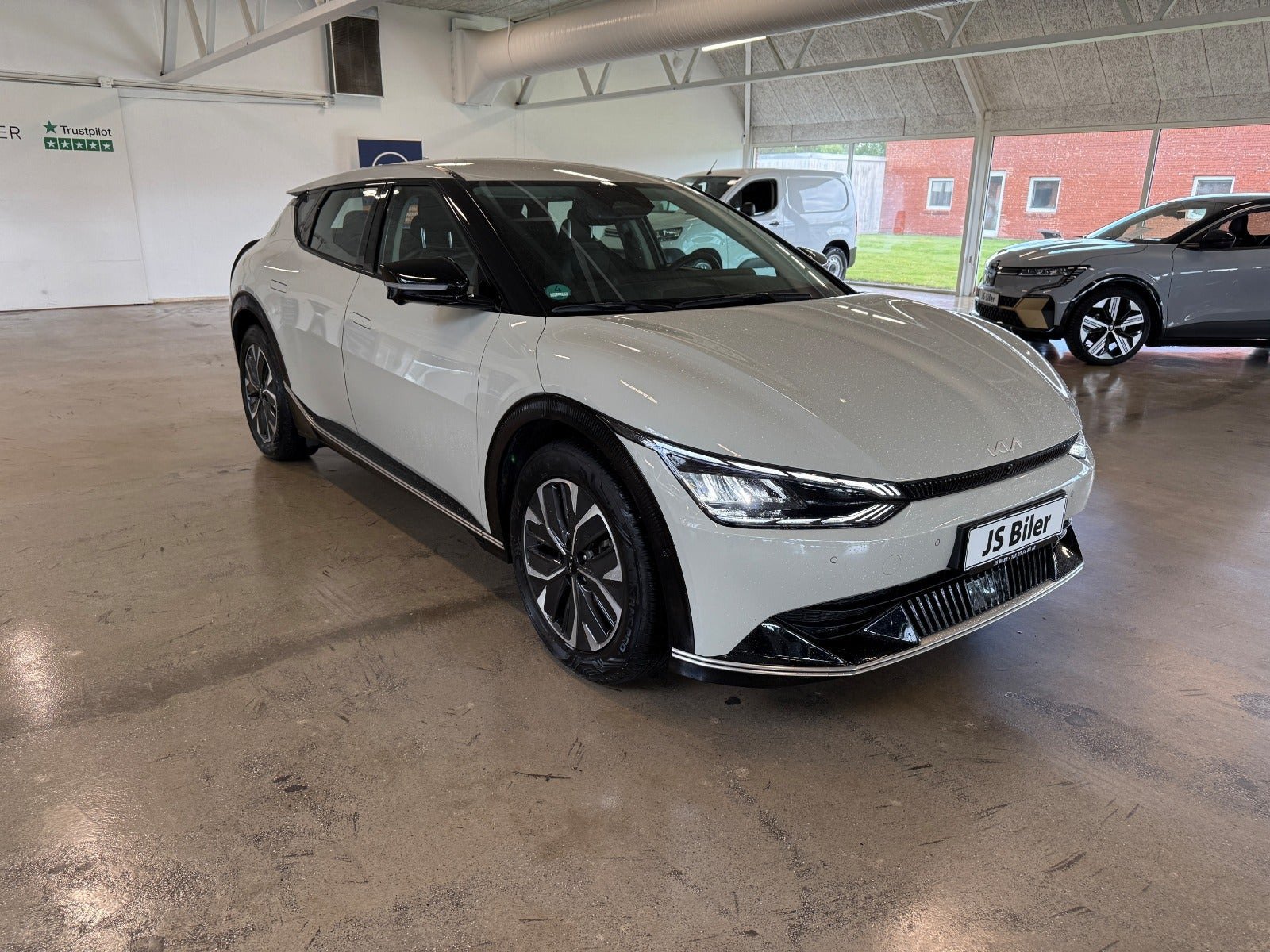 Beige Kia EV6 fra 2023