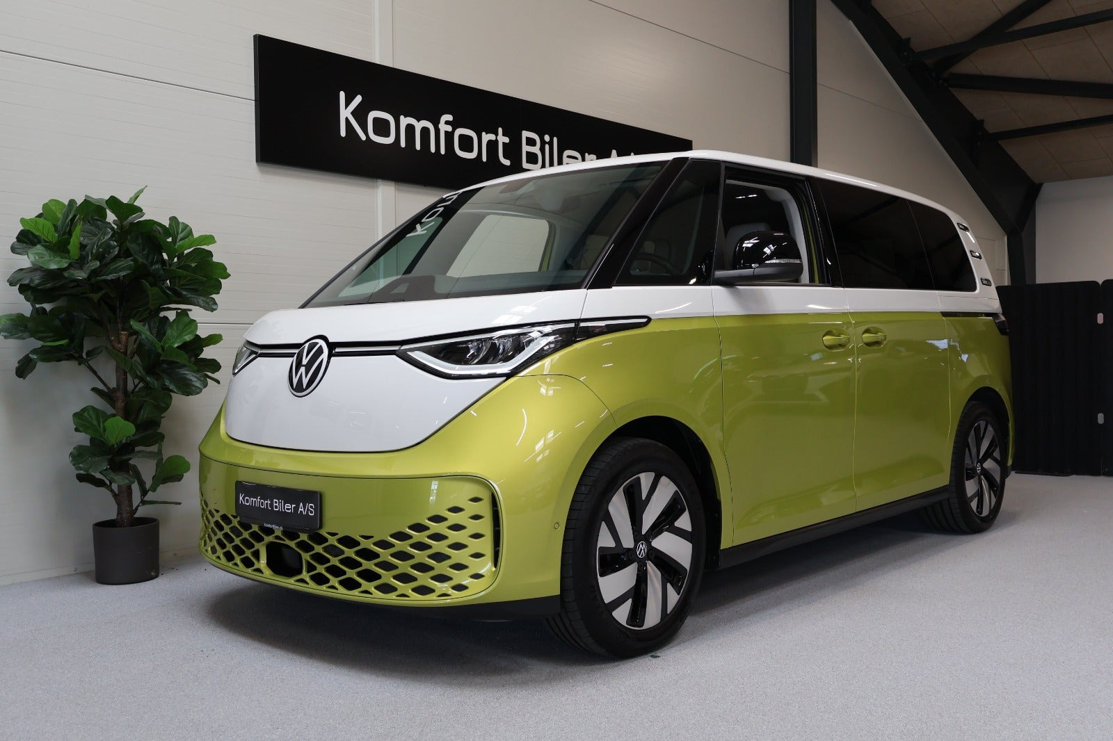 VW ID.Buzz 77 Pro SWB