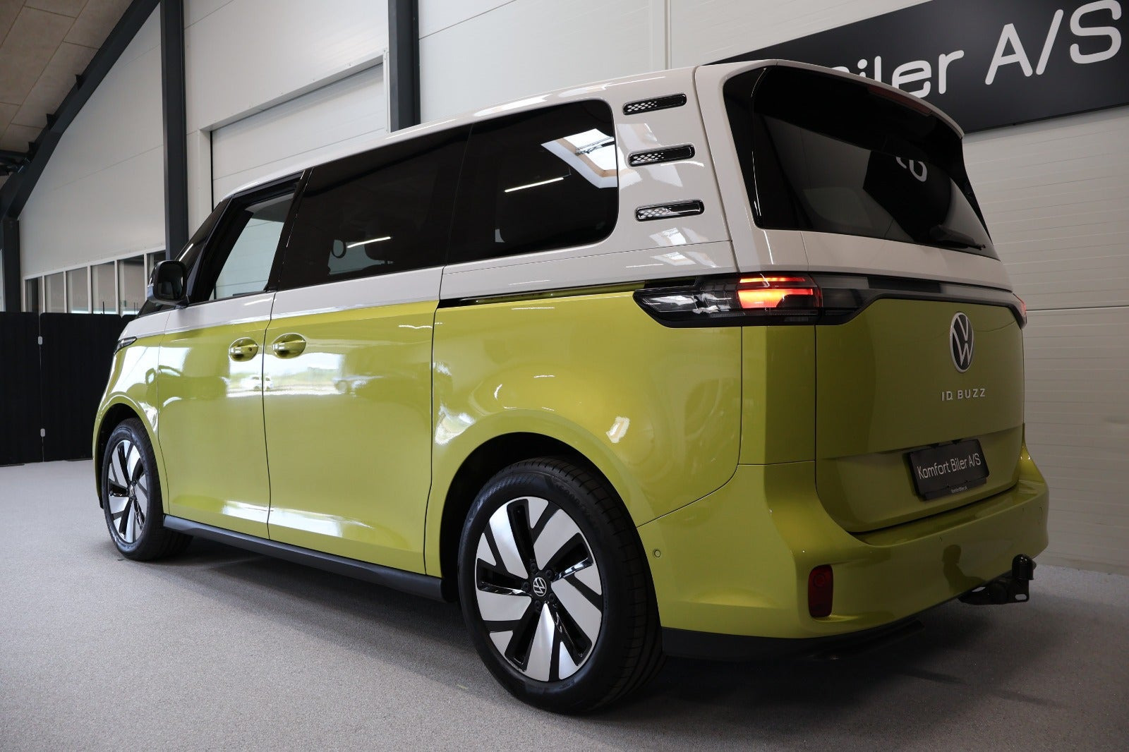 Gul VW ID.Buzz fra 2023