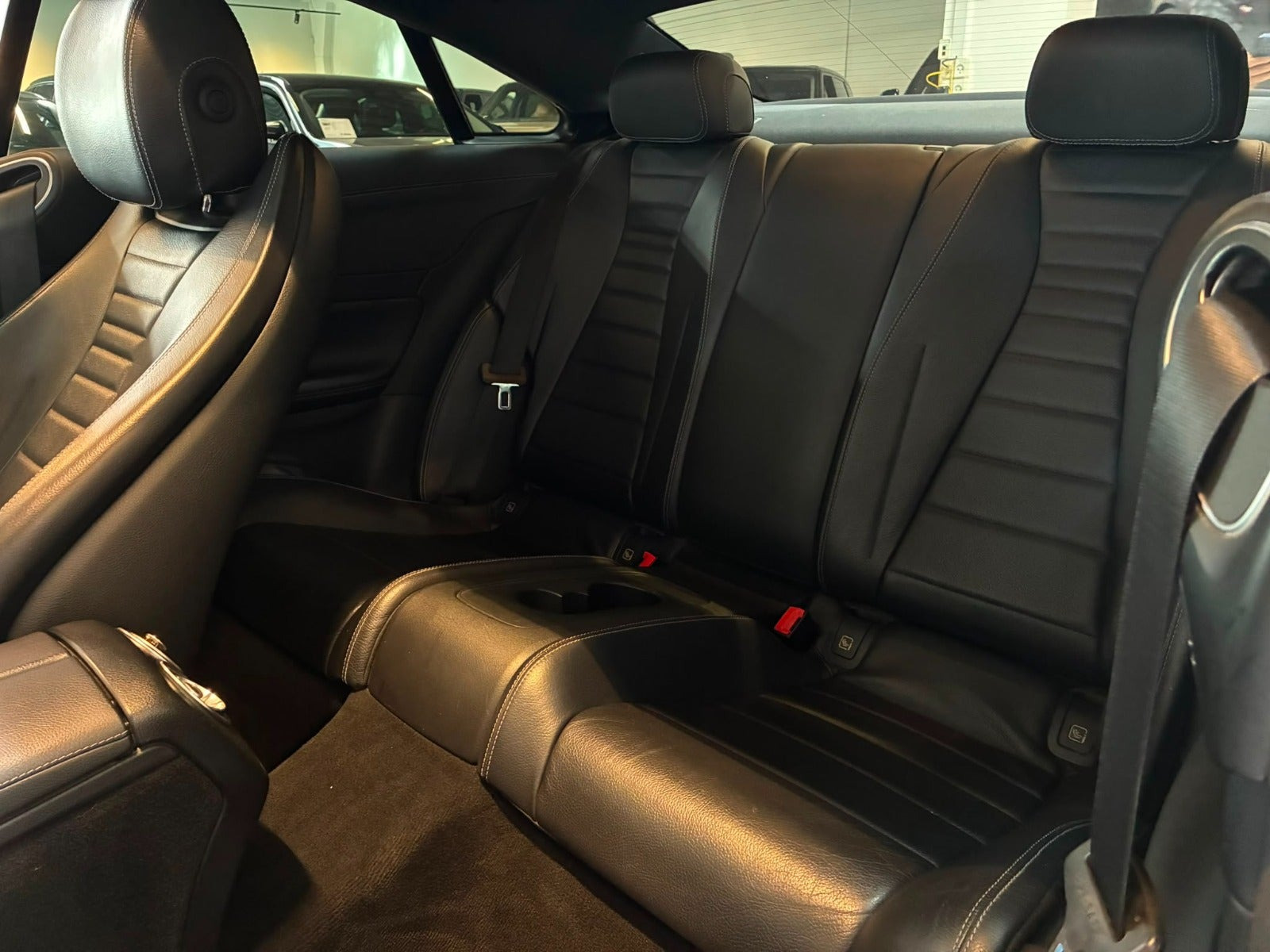 Sort Mercedes E400 fra 2018