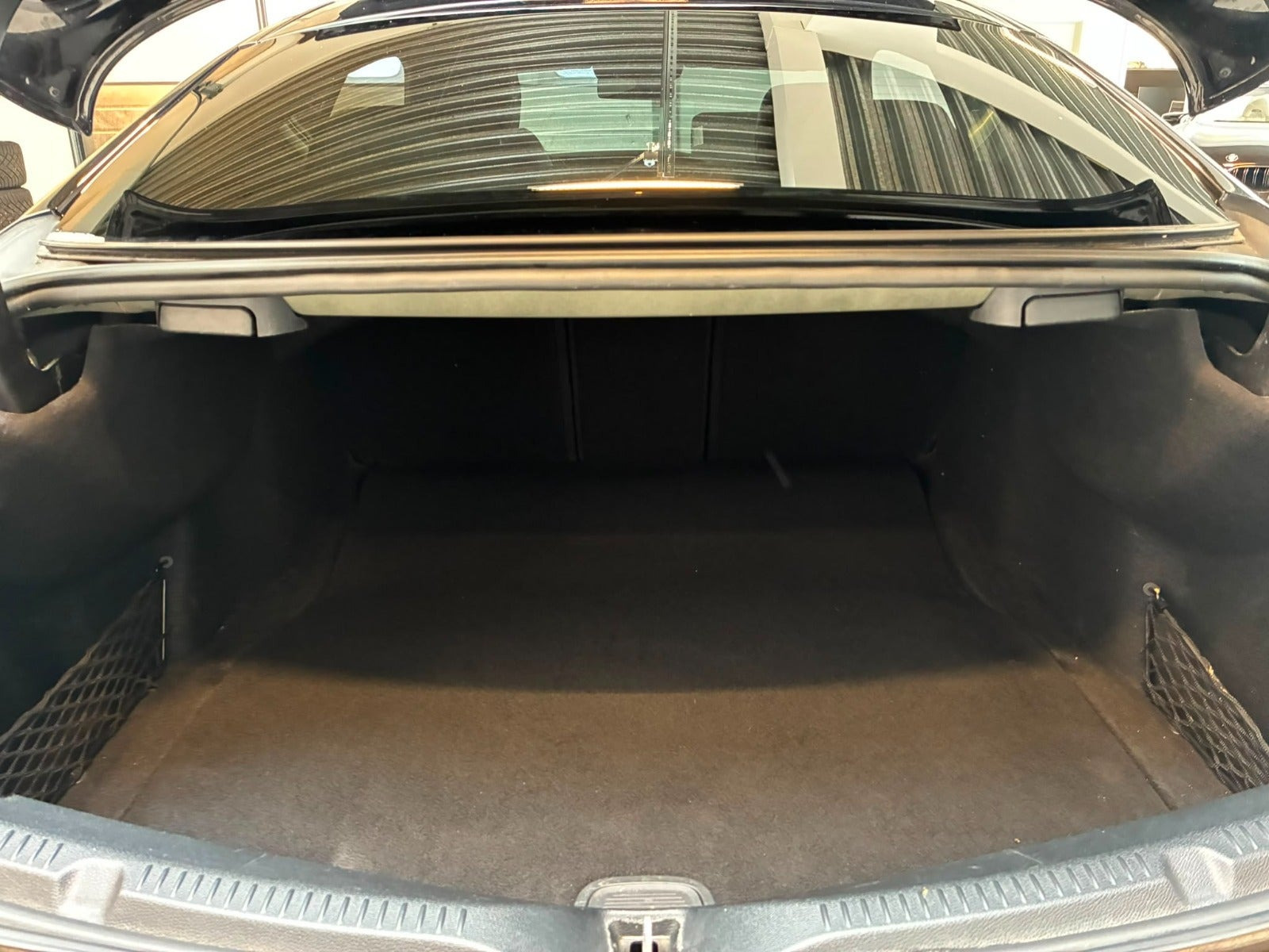 Sort Mercedes E400 fra 2018