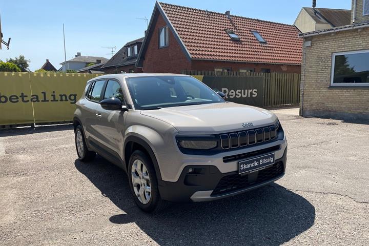 Beige Jeep Avenger fra 2025