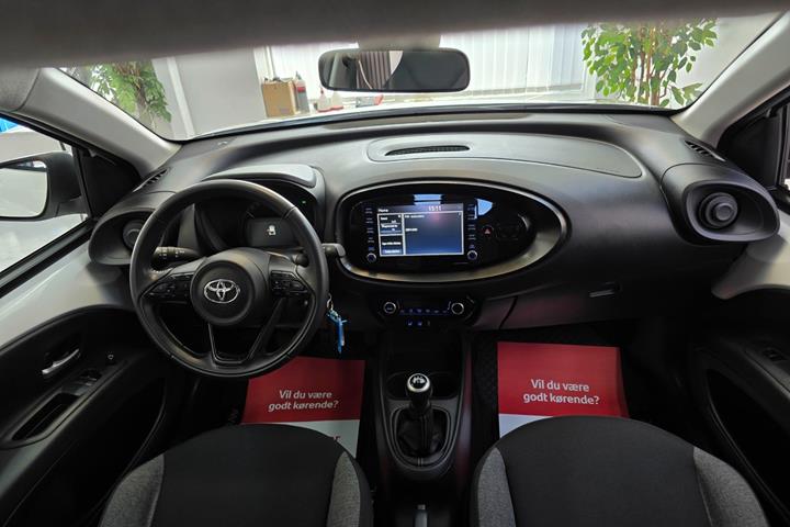 Hvid Toyota Aygo X fra 2023