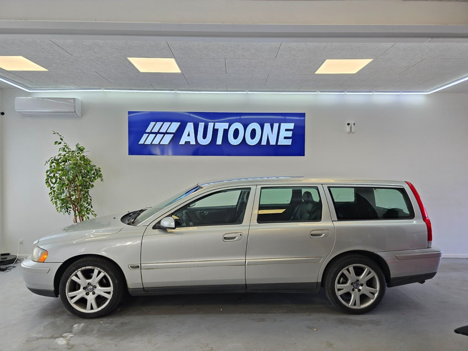 Sølv Volvo V70 fra 2006