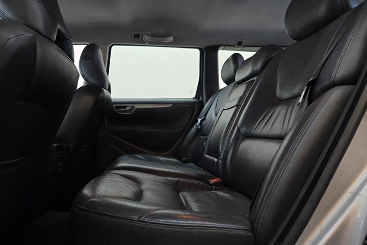 Sølv Volvo V70 fra 2006