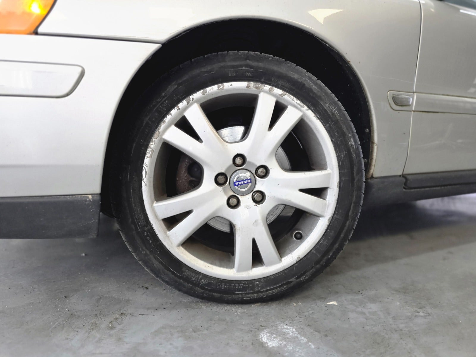 Sølv Volvo V70 fra 2006