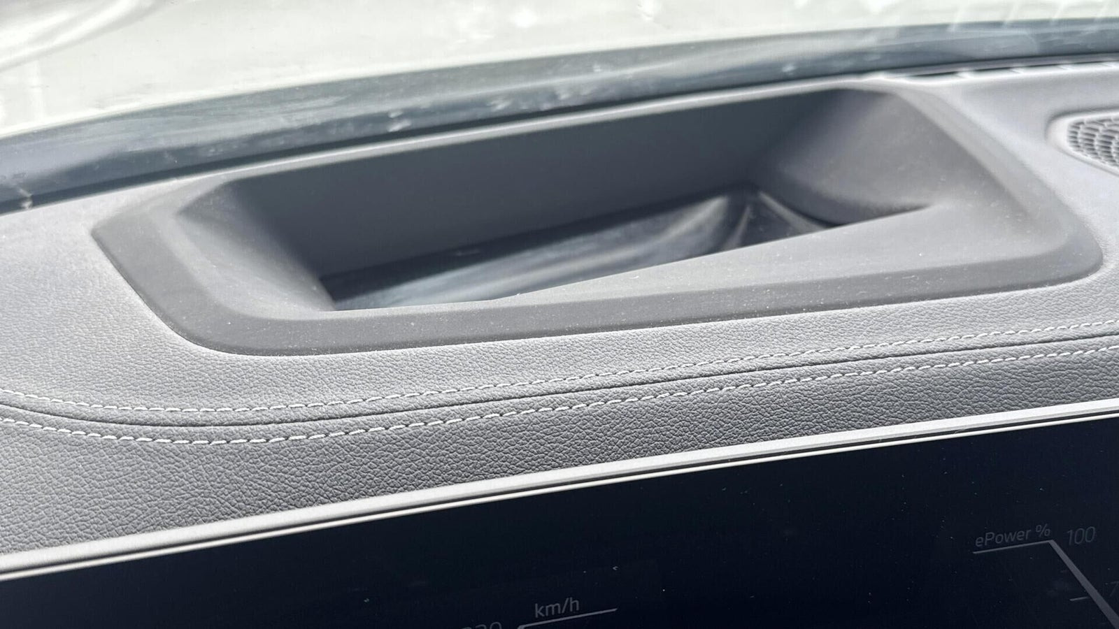 Hvid BMW i4 fra 2023