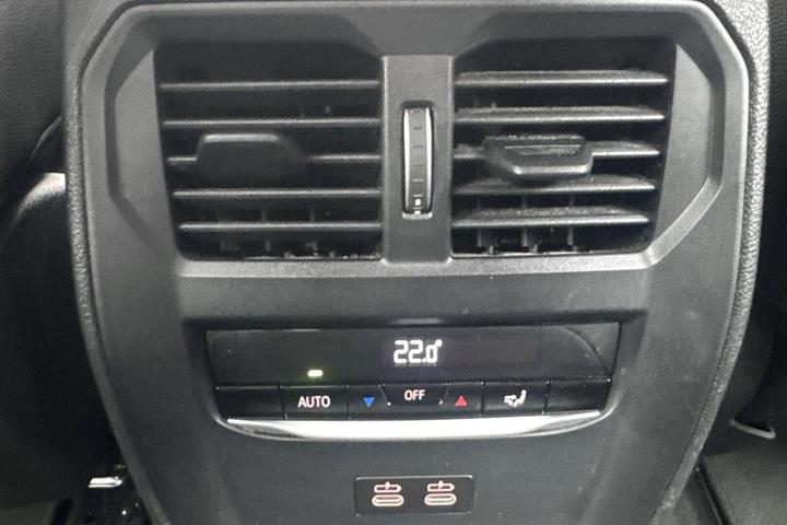 Hvid BMW i4 fra 2023