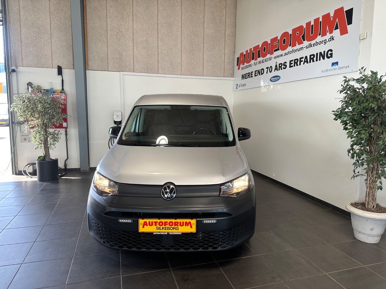 Sølv VW Caddy fra 2022