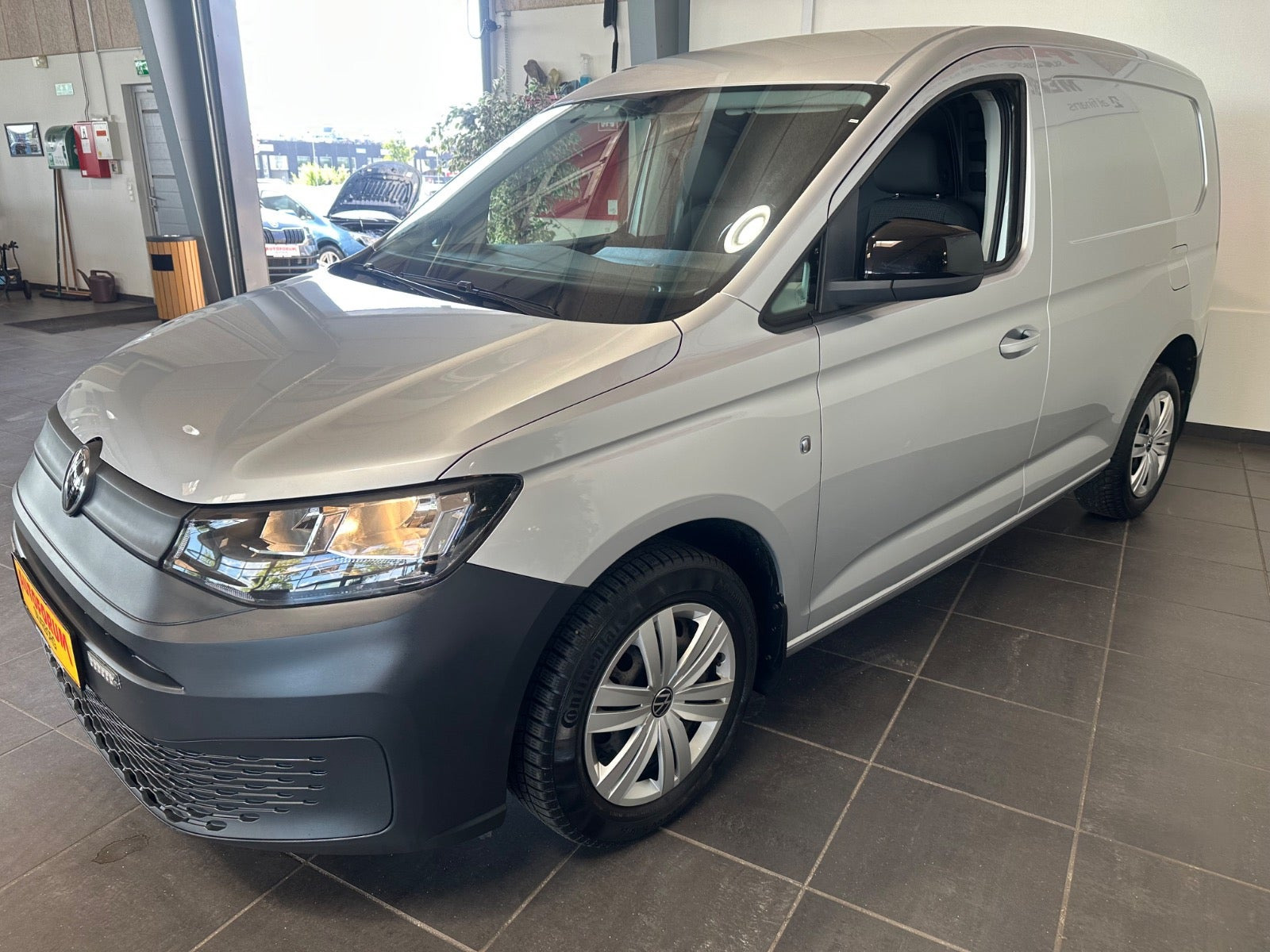 Sølv VW Caddy fra 2022