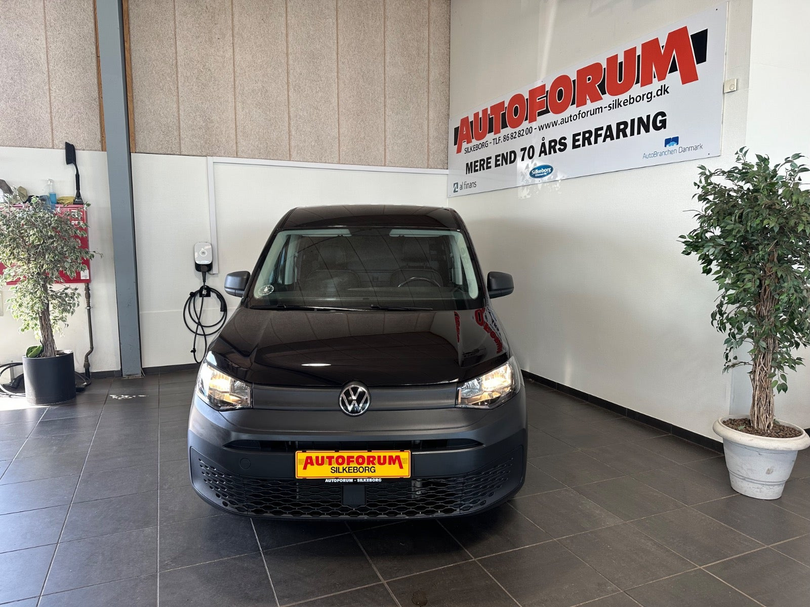 Sort VW Caddy fra 2024