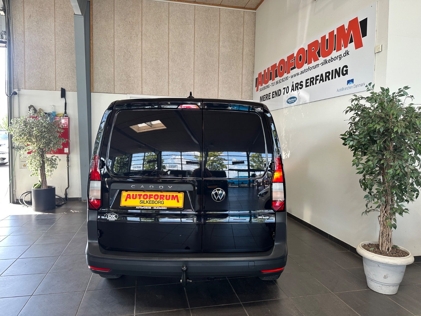 Sort VW Caddy fra 2024