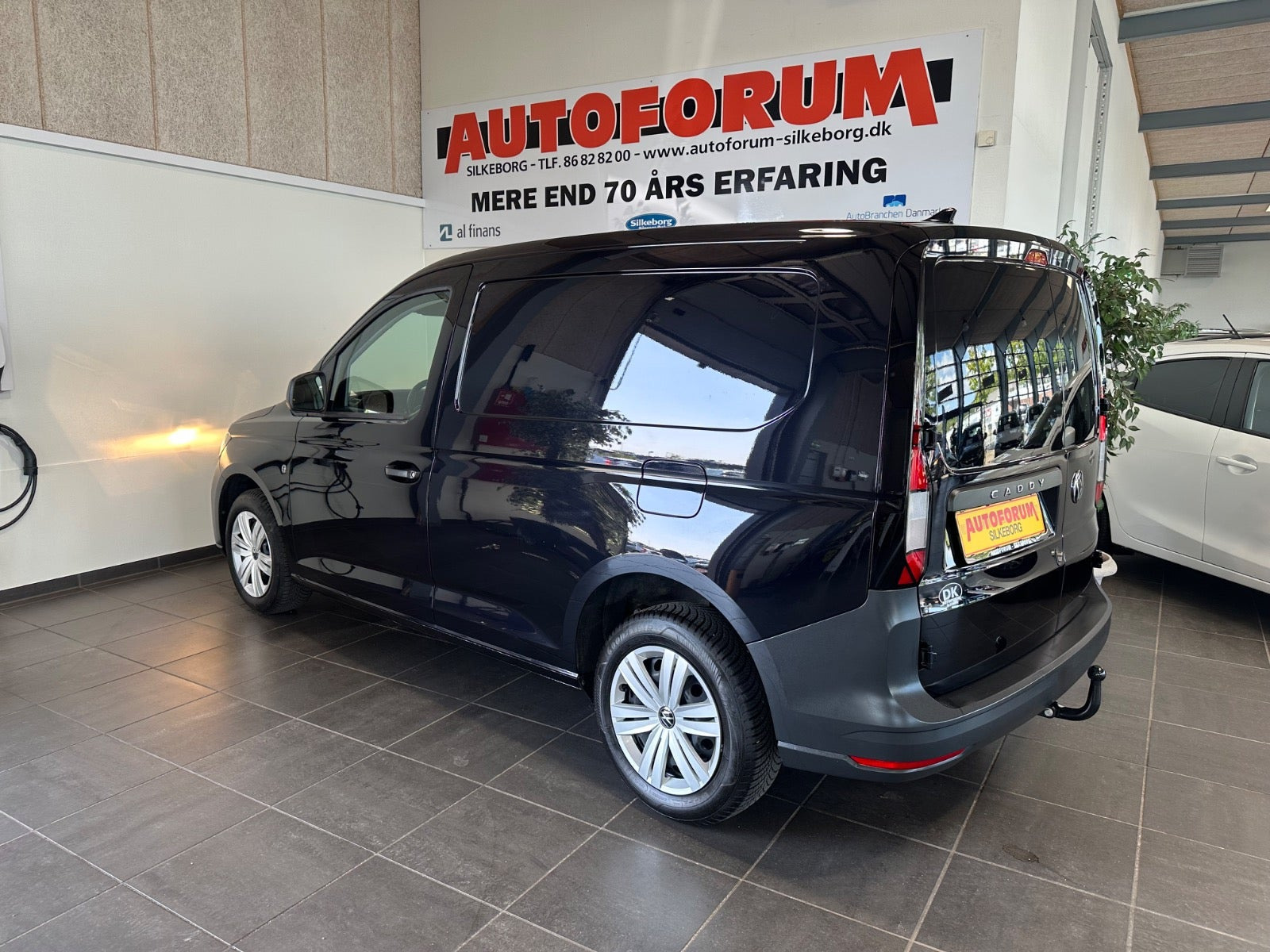 Sort VW Caddy fra 2024