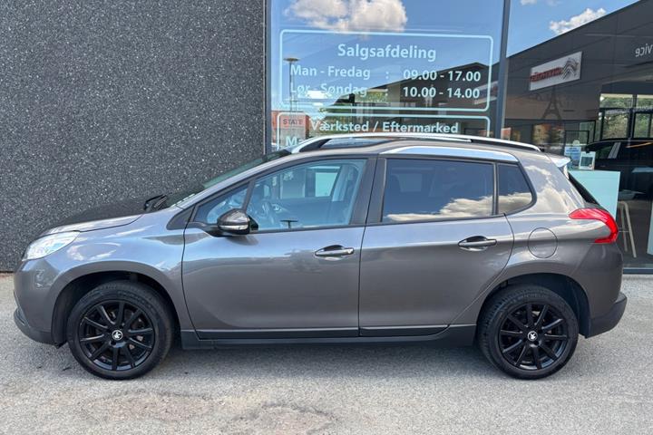 Sort Peugeot 2008 fra 2015
