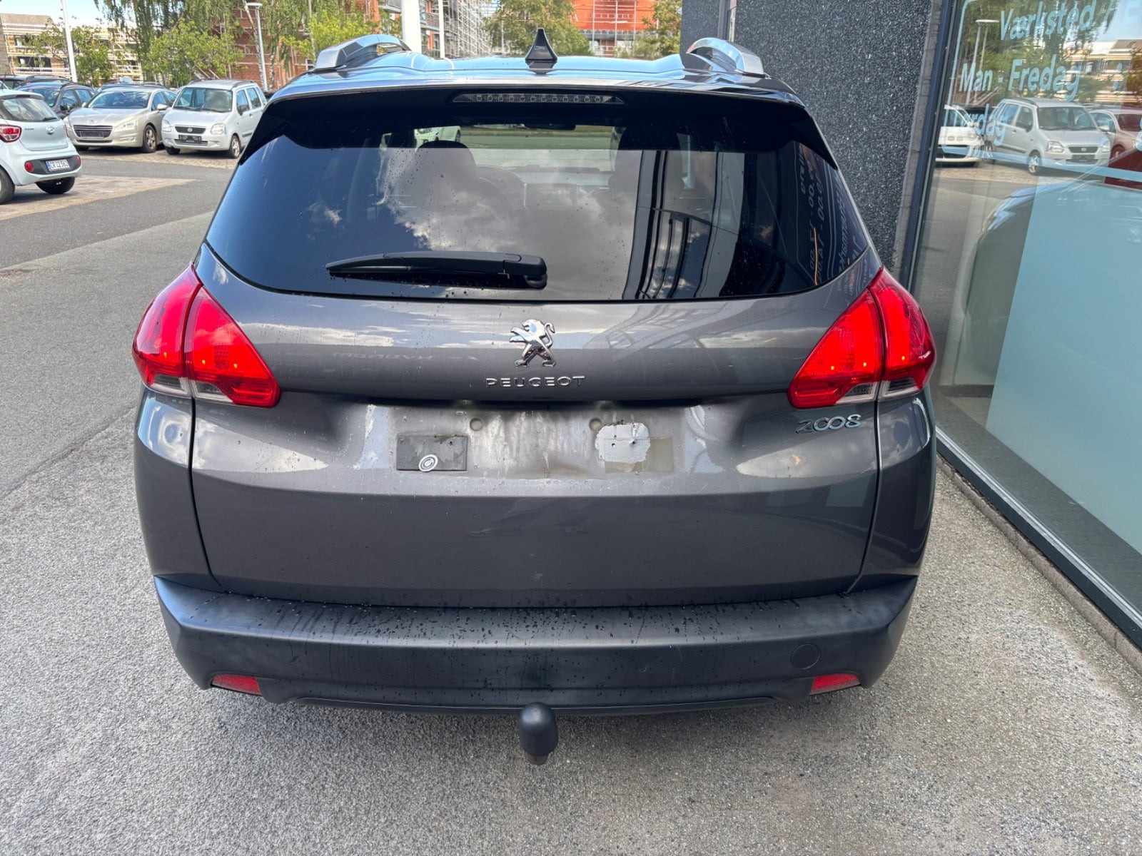 Sort Peugeot 2008 fra 2015