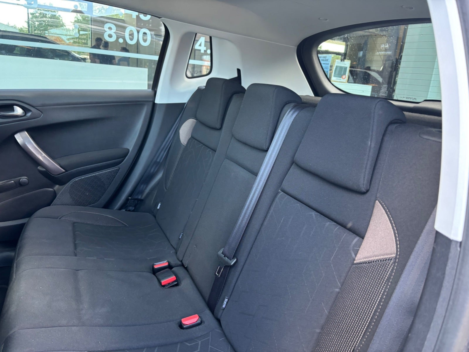 Sort Peugeot 2008 fra 2015