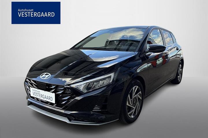 Sort Hyundai i20 fra 2024 set udefra