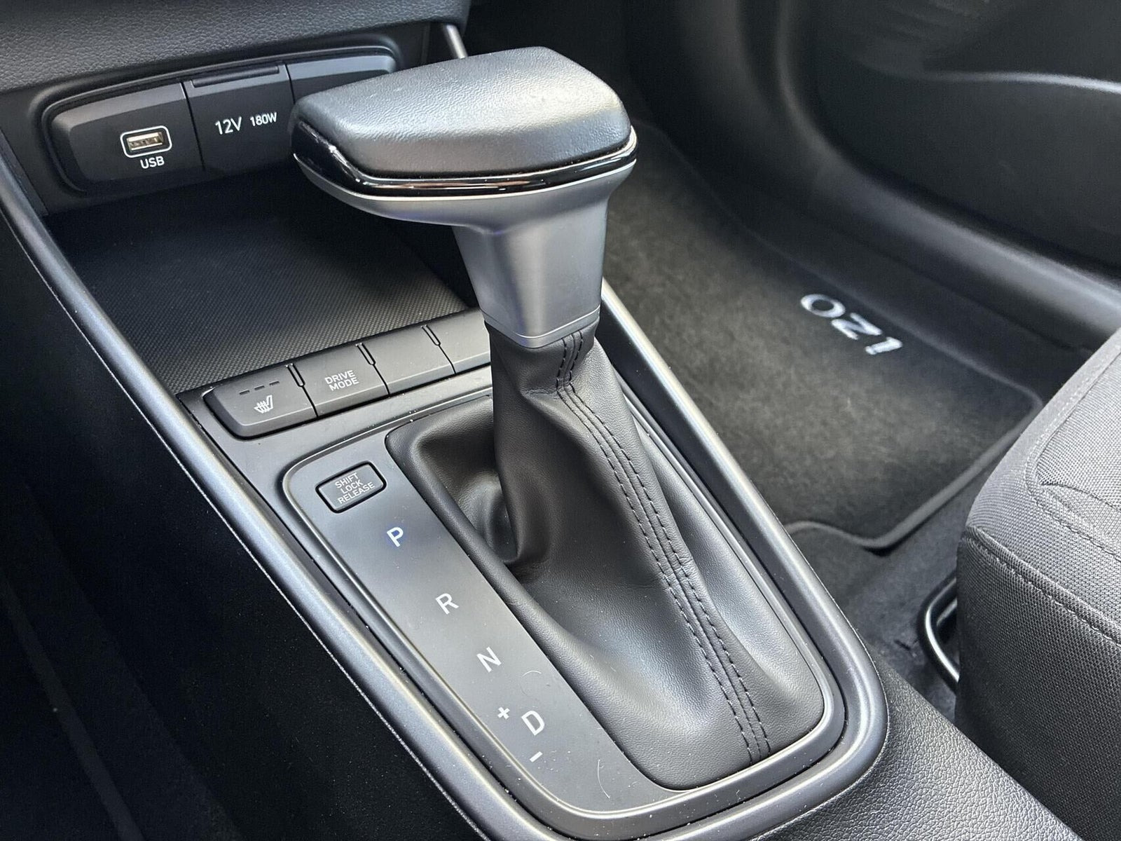 Sort Hyundai i20 fra 2024