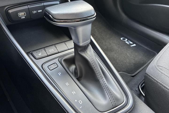 Sort Hyundai i20 fra 2024
