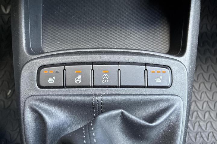 Rød Hyundai i10 fra 2020