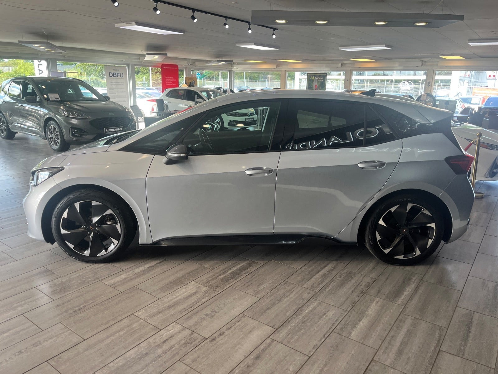 Sølv Cupra Born fra 2023