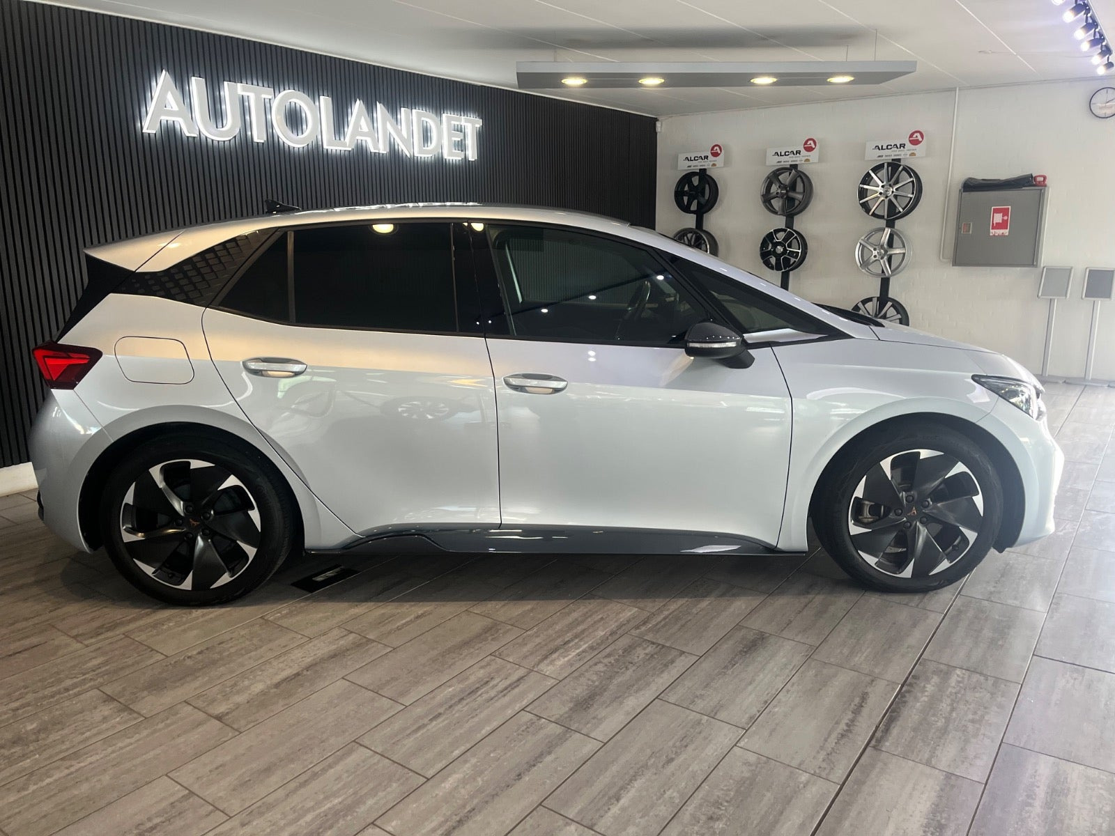Sølv Cupra Born fra 2023