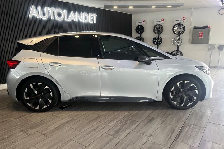 Sølv Cupra Born fra 2023