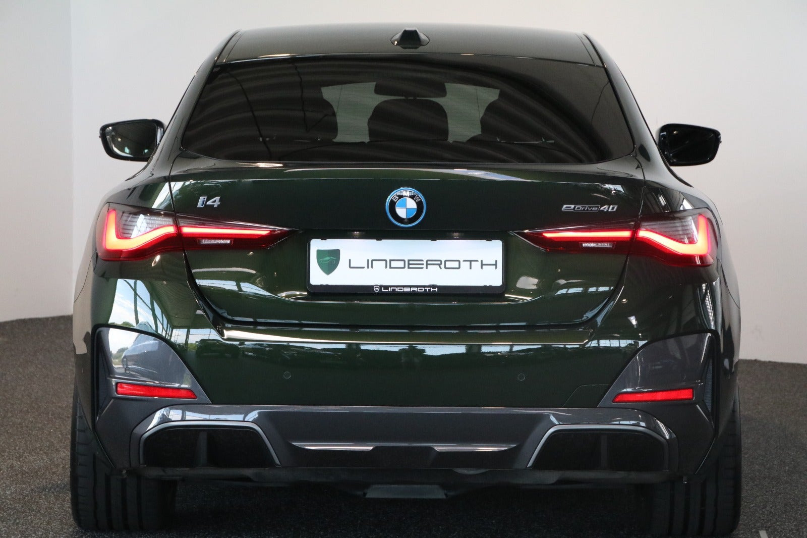 Grøn BMW i4 fra 2023
