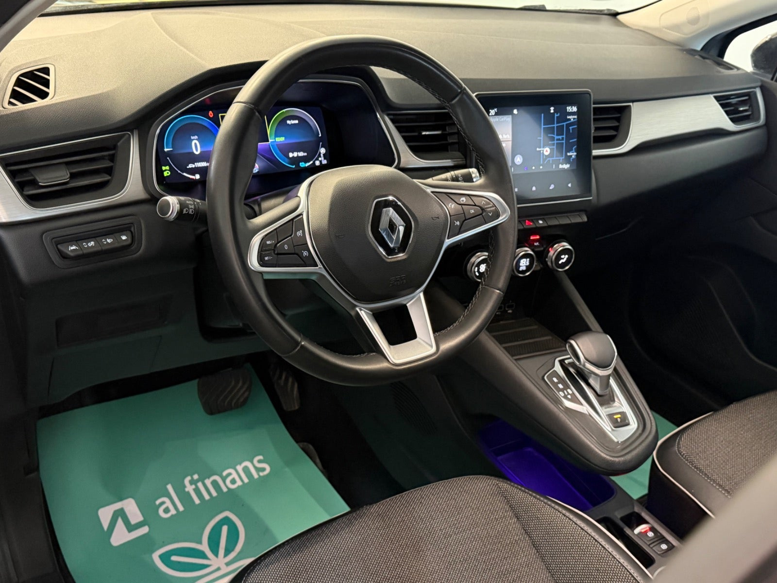Grå Renault Captur fra 2021