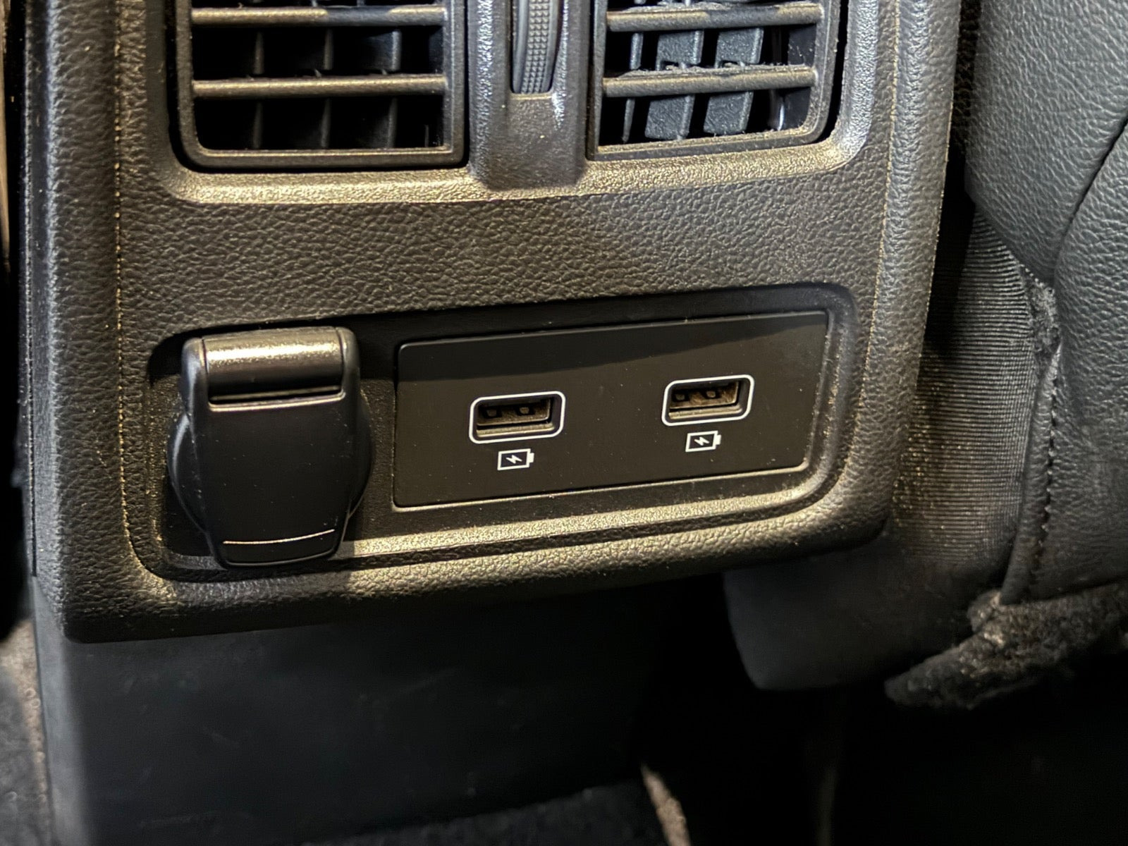 Grå Renault Captur fra 2021