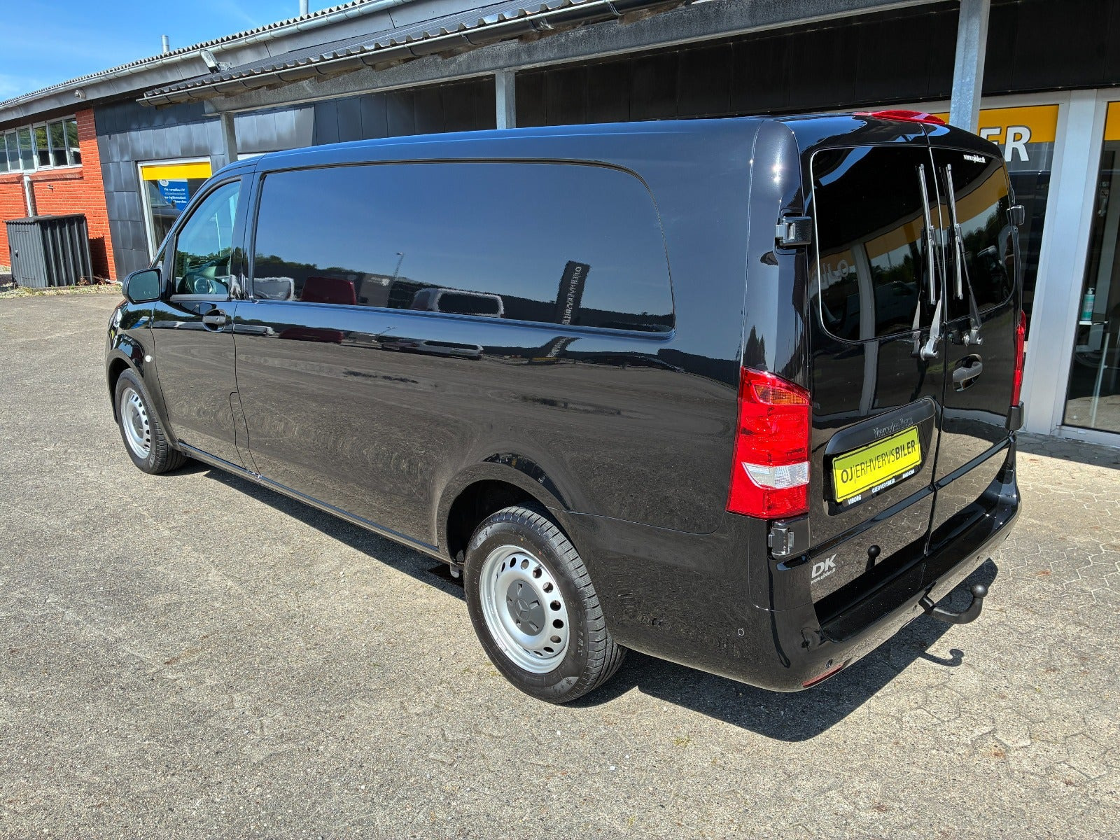 Sort Mercedes Vito 114 fra 2018