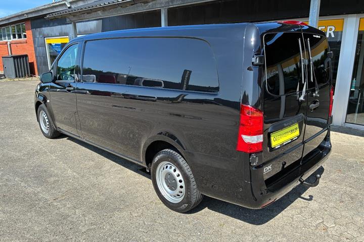 Sort Mercedes Vito 114 fra 2018